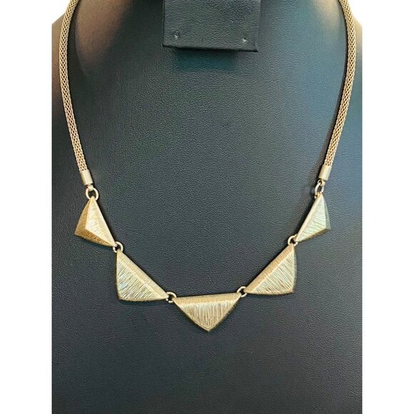 Goldtone Triangle Necklace 17"-20" Lays Flat Lobster Clasp - Picture 8 of 16